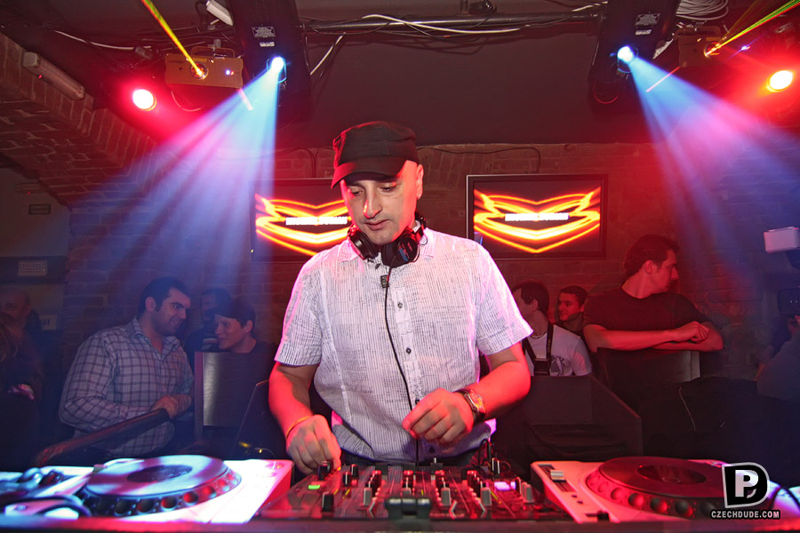 fotografie z alba Společnost